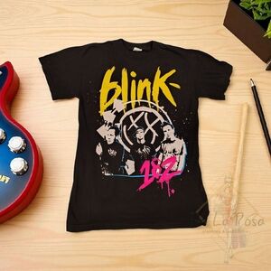 Vintage Blink 182 Womens 2009 Summer Concert Tour T-shirt Small.